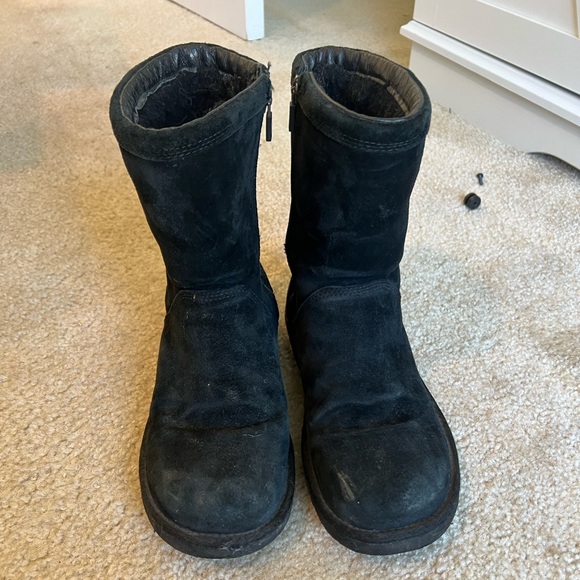 UGG shorty black boots size 7 - Picture 3 of 3
